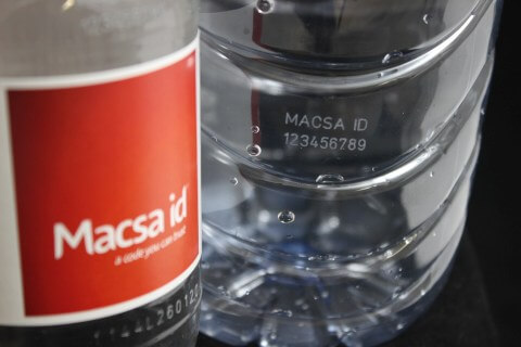Precise PET laser marking on plastic bottles and flexible packaging using Macsa ID lasers.